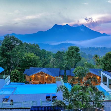 Woodrose Resort Kalpetta Bagian luar foto